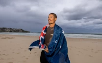 uk man sprints into history with fastest australia crossing on foot uk man sprints into history with fastest australia crossing on foot