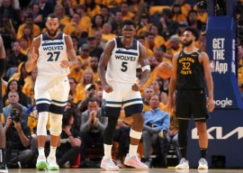anthony edwards julius randle clutch as minnesota takes 3 1 lead in nba playoffs