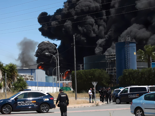 Seville explosion: 2 people injured as health alert launched in Southern Spain | The Express Tribune
