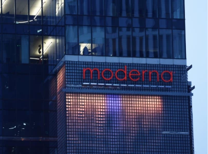 us cancels 700m in funding for moderna s bird flu vaccine us cancels 700m in funding for moderna s bird flu vaccine