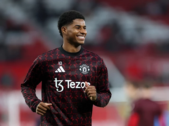 marcus rashford cleared to complete barcelona loan move