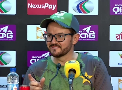 mike hesson labels mirpur pitch unacceptable after pakistan s defeat