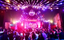netflix turns la s fonda theatre into haunted prom for fear street prom queen netflix turns la s fonda theatre into haunted prom for fear street prom queen
