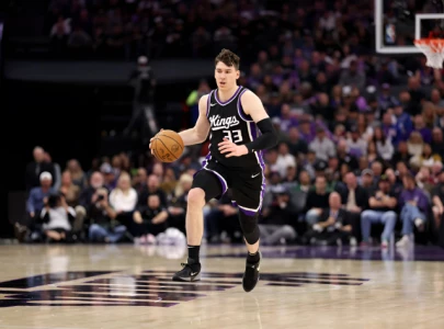 lakers sign jake laravia after losing finney smith to houston lakers sign jake laravia after losing finney smith to houston