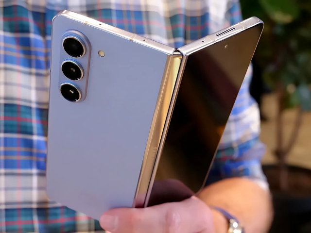 Samsung teases Galaxy Z Fold 7 Ultra with advanced features | The Express Tribune