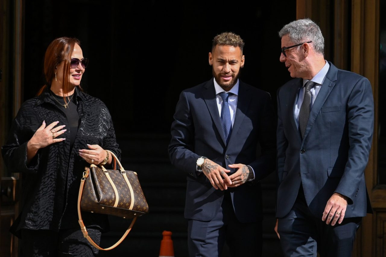 Spain prosecutors drop charges against Neymar and others