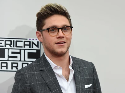 niall horan turns for devoted fan after taylor swift cover on voice season 28