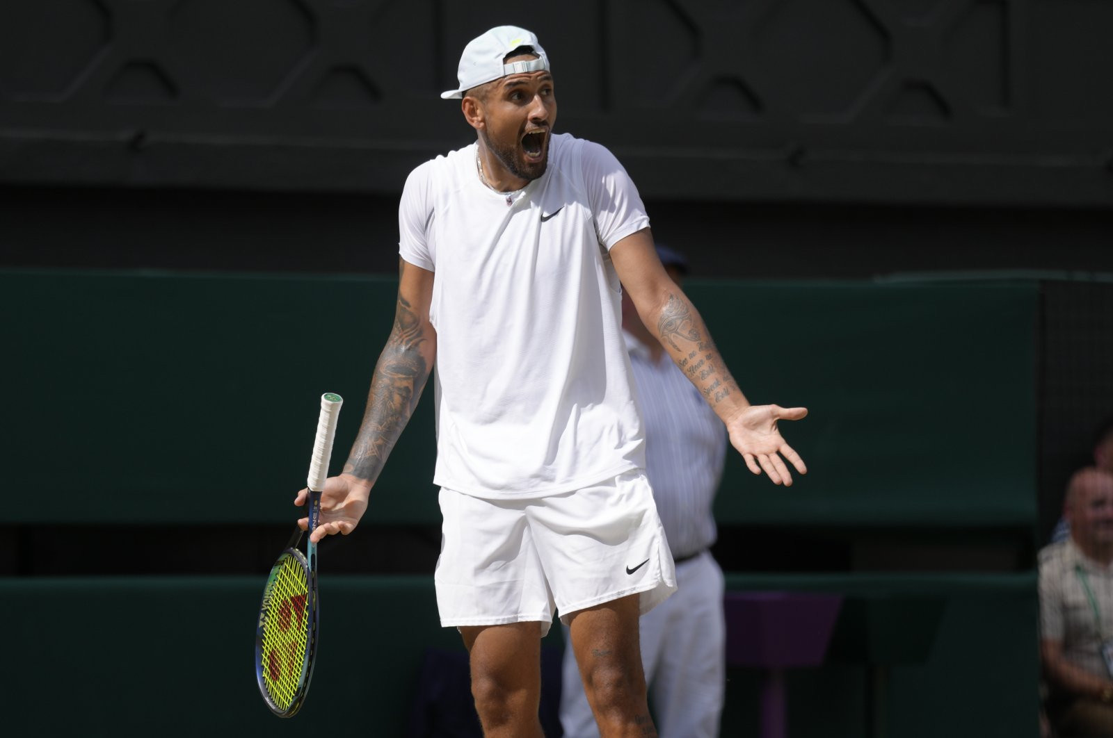 Photo of Wimbledon spectator threatens to sue Kyrgios