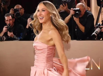 nikki glaser says she likes it when boyfriend hooks up with other women