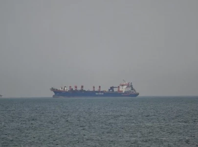 two large chinese container ships transit strait of hormuz in 2nd attempt amid mideast conflict