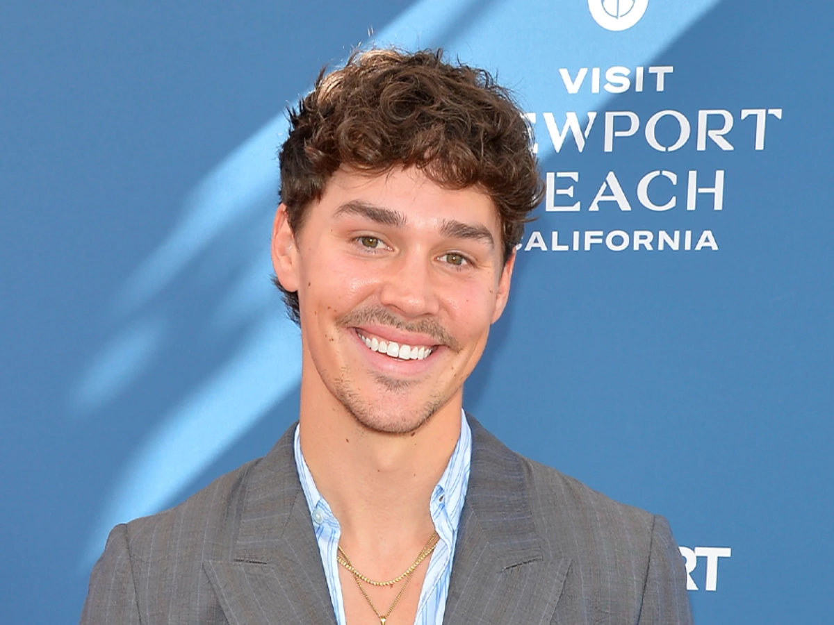noah beck cast as rookie lifeguard luke in fox s upcoming baywatch series