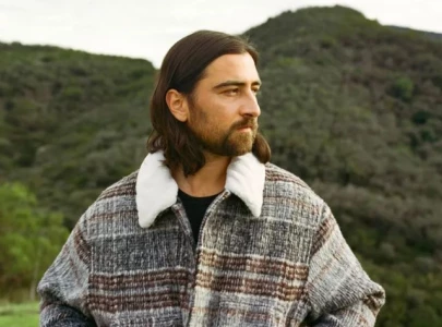 noah kahan secretly marries longtime girlfriend in vermont