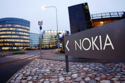 nokia microsoft join forces in smartphone war nokia microsoft join forces in smartphone war