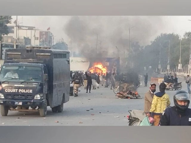 more than 300 protesters booked for clashing with police at karachi s numaish chowrangi