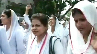 strike and sit in doctors paramedics continue to protest