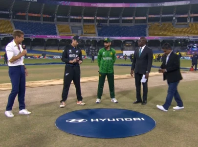 pakistan opt to bat against new zealand in super eight opener