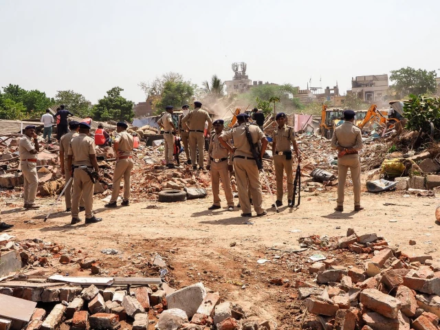 the government in gujarat has razed about 2 000 huts in a residential settlement that it said was occupied illegally by bangladeshis activists say that painting indian muslims as bangladeshi is an old trope used by the hindu ruling party afp nyt the government in gujarat has razed about 2 000 huts in a residential settlement that it said was occupied illegally by bangladeshis activists say that painting indian muslims as bangladeshi is an old trope used by the hindu ruling party afp nyt