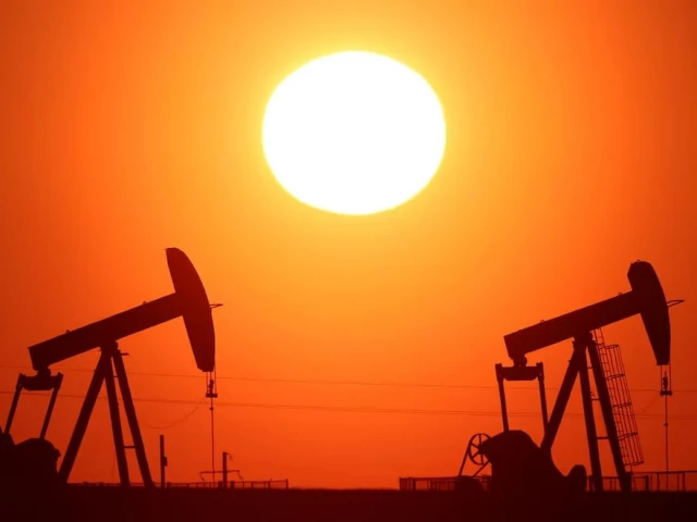 the sun sets behind oil pumps outside vaudoy en brie near paris france march 18 2026 reuters the sun sets behind oil pumps outside vaudoy en brie near paris france march 18 2026 reuters
