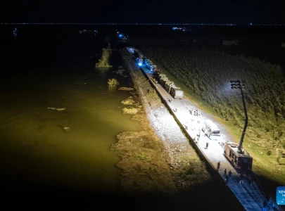 work commences to seal breach at china s second largest freshwater lake
