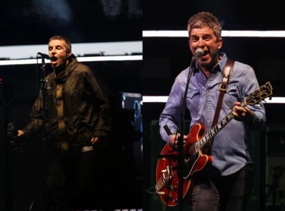 oasis stuns fans with greatest hits at first concert in over a decade oasis stuns fans with greatest hits at first concert in over a decade