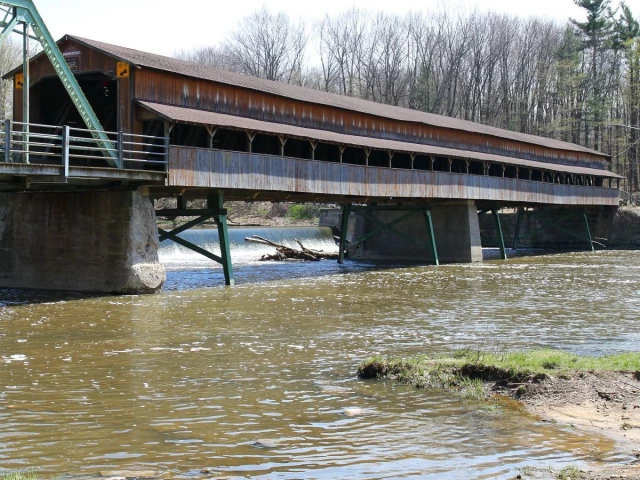 Five dead in apparent mass drowning in Ohio river Five dead in apparent mass drowning in Ohio river