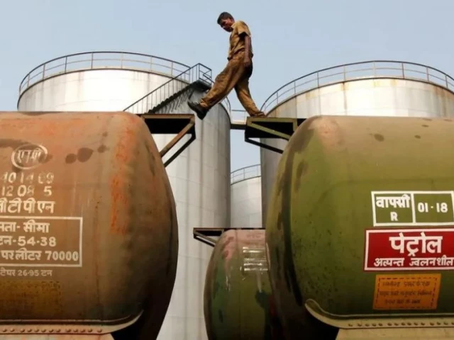 india s imports of russian oil jumped almost 16 fold between 2021 and 2024 from around 100 000 barrels per day to 1 8 million barrels a day photo reuters
