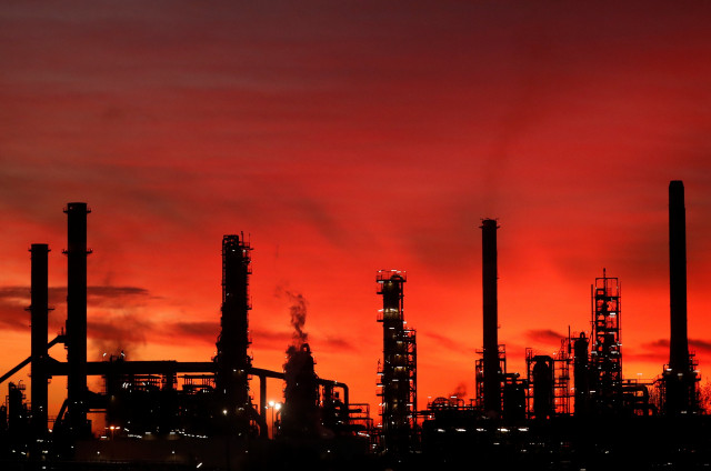 us crude found support this week as investors eyed low crude stocks at the us storage hub in cushing photo reuters us crude found support this week as investors eyed low crude stocks at the us storage hub in cushing photo reuters