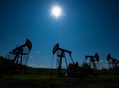 oil dips from seven week high on cautious outlook