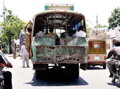 sindh govt to cancel registration of old unsafe commercial vehicles