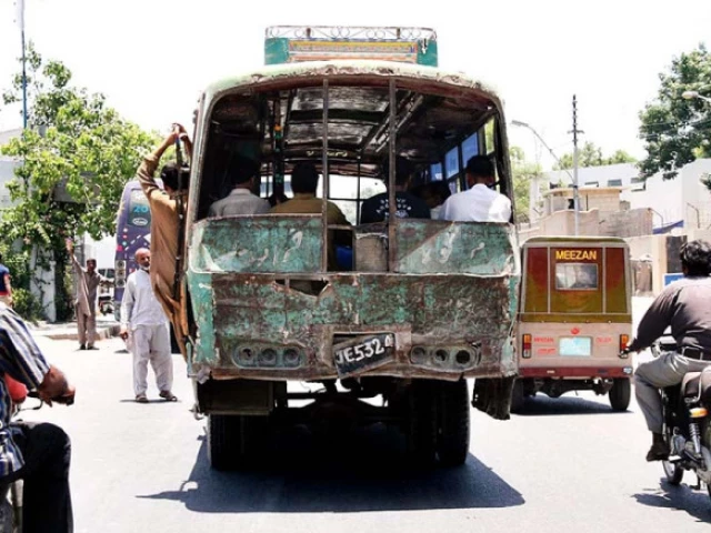 sindh government to ban old and unfit commercial vehicles photo express sindh government to ban old and unfit commercial vehicles photo express