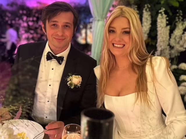 Richard E. Grant’s daughter Olivia marries financier Florian Wirst in a magical home ceremony | The Express Tribune