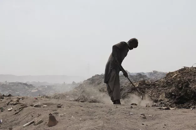 the air is rife with smoke and the smell of decaying garbage photo ayesha mir express the air is rife with smoke and the smell of decaying garbage photo ayesha mir express