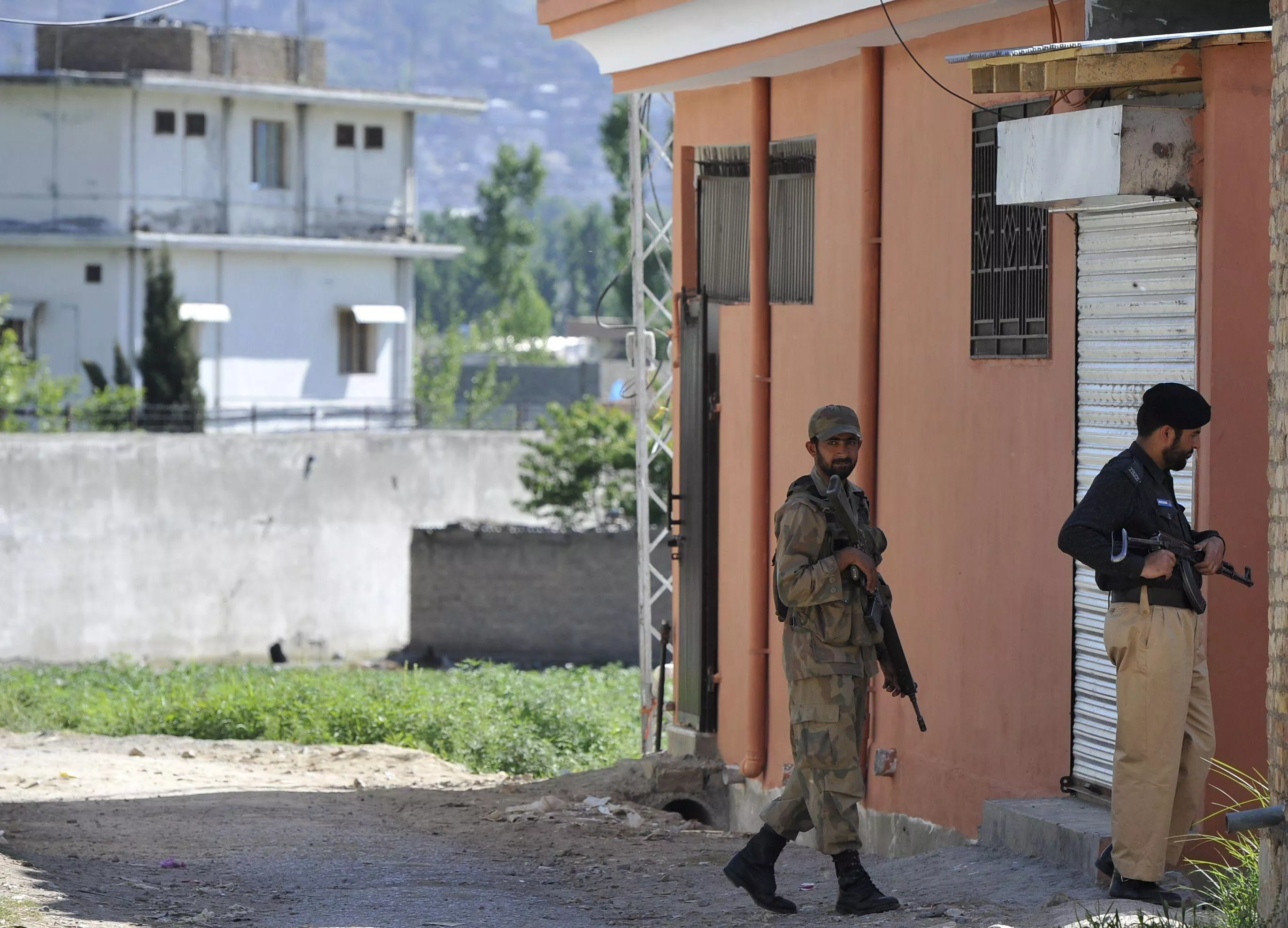 bin laden considered seeking pakistan s protection nyt bin laden considered seeking pakistan s protection nyt