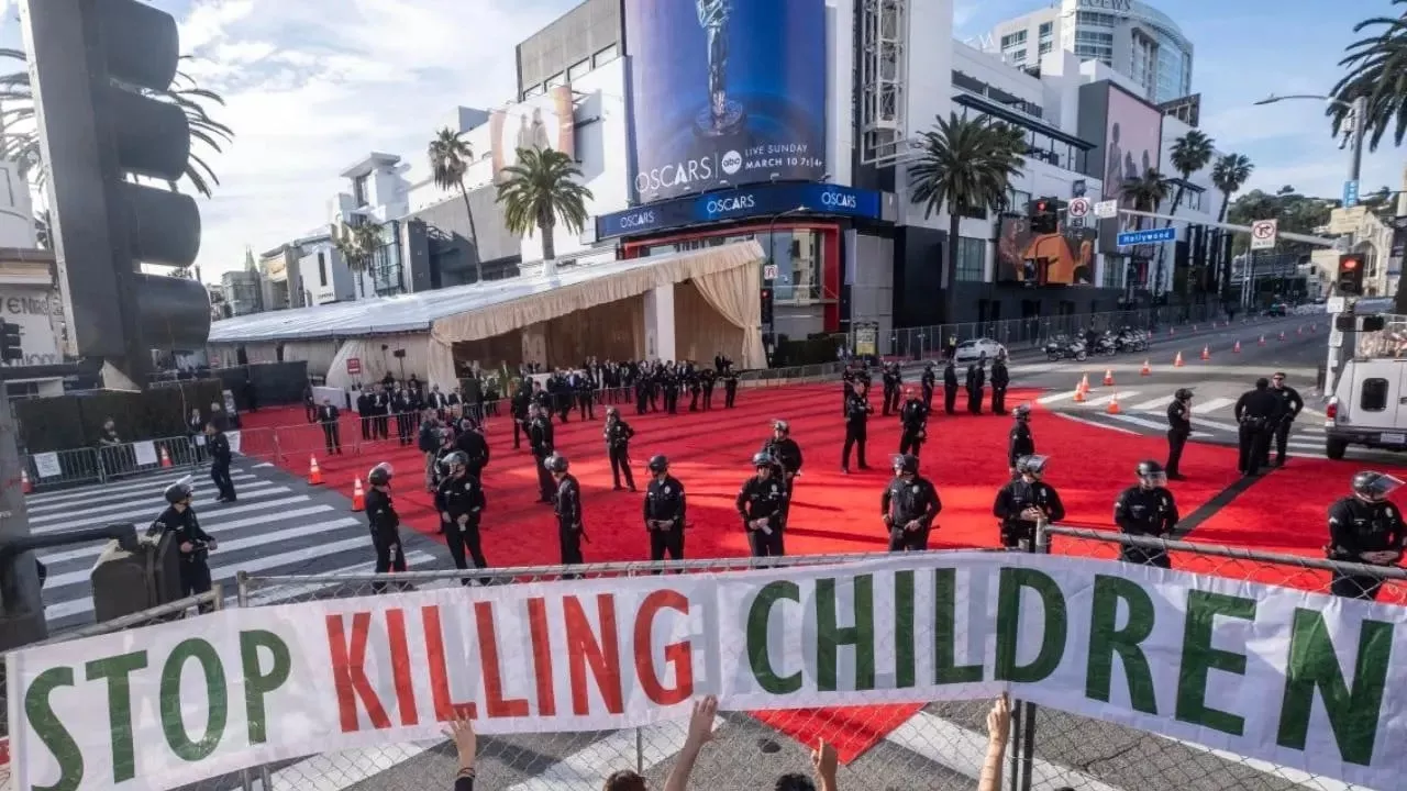 pro palestine protesters delay oscars 2024 demand ceasefire now pro palestine protesters delay oscars 2024 demand ceasefire now
