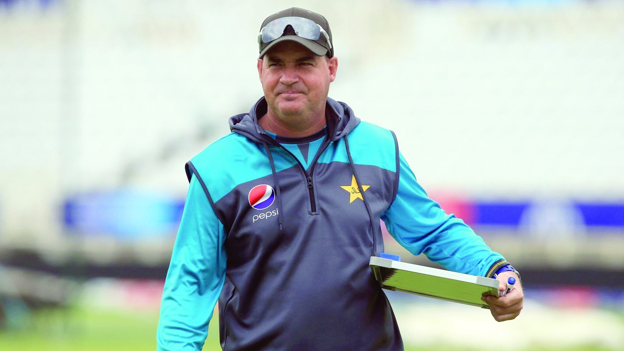 ex head coach mickey arthur says pakistan can beat india if they believe in their abilities in the all important match today photo afp