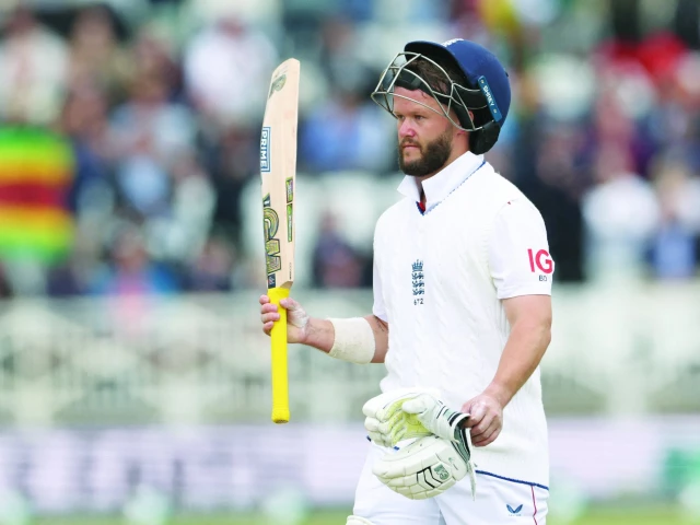 england s ben duckett acknowledges crowd cheers as he walks back to the pavilion having lost his wicket for 140 on the first day of the four day test against zimbabwe at trent bridge photo afp england s ben duckett acknowledges crowd cheers as he walks back to the pavilion having lost his wicket for 140 on the first day of the four day test against zimbabwe at trent bridge photo afp