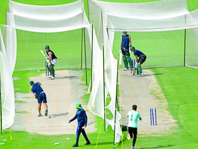 south africa s players attend a practice session on the eve of the crucial icc champions trophy match against england at national stadium in karachi on friday photo afp south africa s players attend a practice session on the eve of the crucial icc champions trophy match against england at national stadium in karachi on friday photo afp