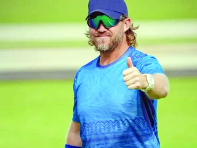 shane mcdermott has backing of pakistan s newly appointed white ball head coach mike hesson who has lot of faith in the aussie coach photo reuters shane mcdermott has backing of pakistan s newly appointed white ball head coach mike hesson who has lot of faith in the aussie coach photo reuters