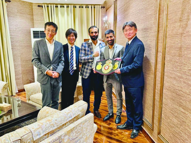 pakistan s wba bantamweight champion muhammad waseem second from right is seen with consulate general of japan in karachi mr hattori masura first right and other consulate officials photo muhammad waseem pakistan s wba bantamweight champion muhammad waseem second from right is seen with consulate general of japan in karachi mr hattori masura first right and other consulate officials photo muhammad waseem