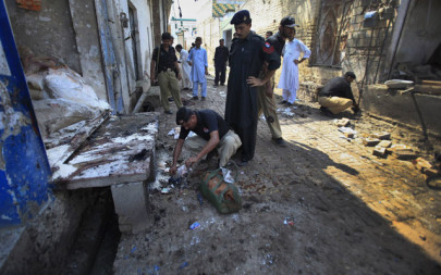 three policemen among 7 killed in pabbi suicide attack