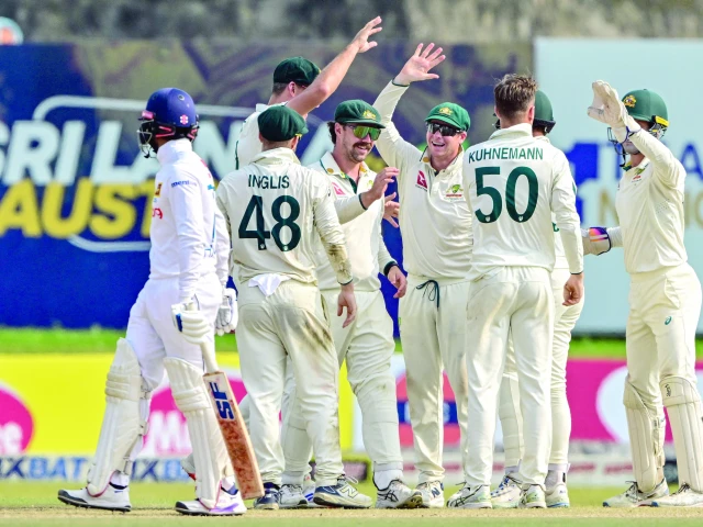 australia s captain steve smith 3r celebrates with teammates after the dismissal of sri lanka s captain dhananjaya de silva l on the third day of the second test at galle photo afp australia s captain steve smith 3r celebrates with teammates after the dismissal of sri lanka s captain dhananjaya de silva l on the third day of the second test at galle photo afp