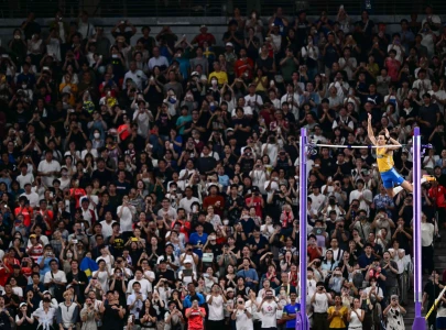 sensational duplantis soars to new pole vault world record
