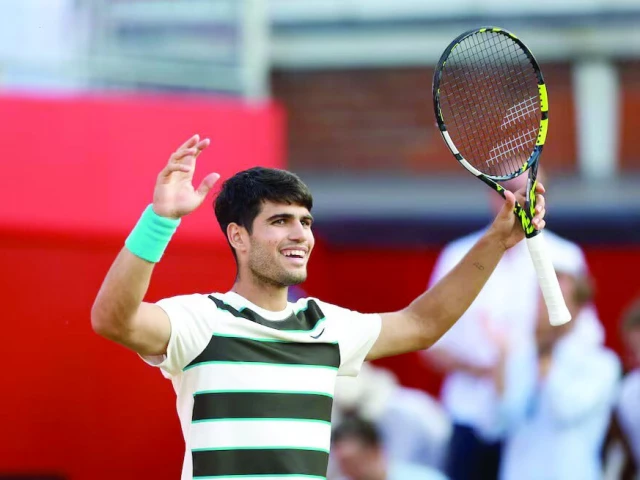 carlos alcaraz celebrates winning his queen s club championships round of 16 match against spain s jaume munar photo reuters carlos alcaraz celebrates winning his queen s club championships round of 16 match against spain s jaume munar photo reuters