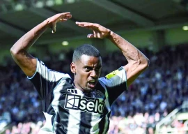 newcastle reject liverpool bid for isak reports