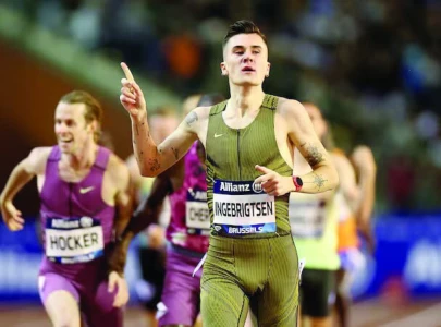 ingebrigtsen breaks indoor mile world record ingebrigtsen breaks indoor mile world record