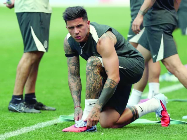 chelsea s enzo fernandez during training ahead of fifa club world cup photo reuters chelsea s enzo fernandez during training ahead of fifa club world cup photo reuters