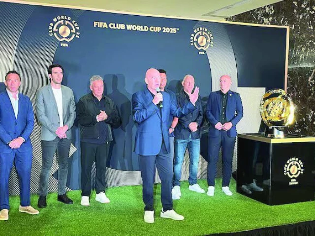 fifa president gianni infantino talks as former footballers alessandro del piero kaka roberto baggio ronaldo hristo stoichkov and esteban cambiasso look on during a legends event with the trophy photo fifa reuters fifa president gianni infantino talks as former footballers alessandro del piero kaka roberto baggio ronaldo hristo stoichkov and esteban cambiasso look on during a legends event with the trophy photo fifa reuters