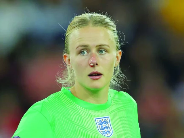 england goalkeeper hannah hampton with blood on her nose photo reuters