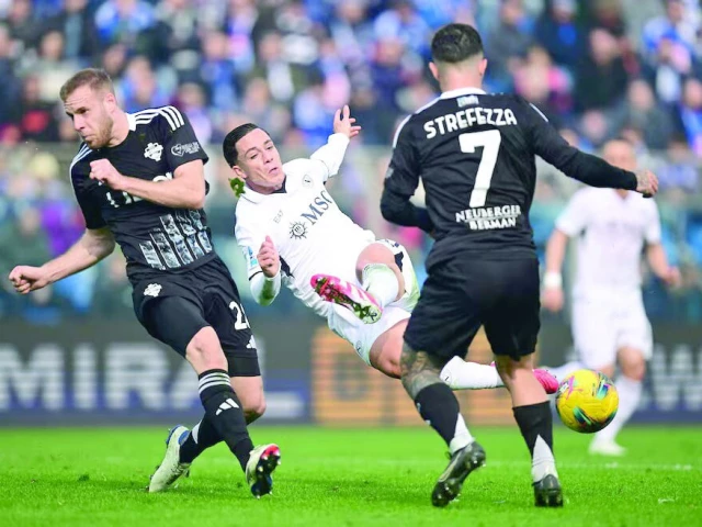 napoli s giacomo raspadori in action with como s ivan smolcic and gabriel strefezza during their serie a match at stadio giuseppe sinigaglia como on february 23 photo reuters napoli s giacomo raspadori in action with como s ivan smolcic and gabriel strefezza during their serie a match at stadio giuseppe sinigaglia como on february 23 photo reuters