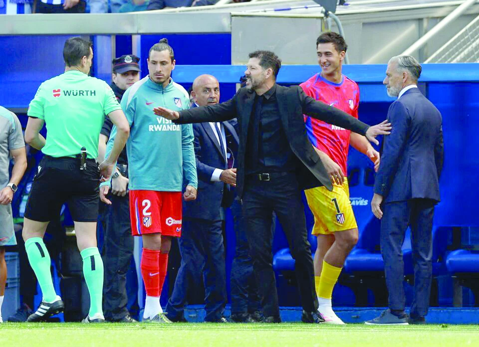 atletico madrid coach diego simeone reacts towards referee juan martinez munuera during the laliga match with deportivo alaves at estadio mendizorroza vitoria gasteiz spain on may 3 photo reuters atletico madrid coach diego simeone reacts towards referee juan martinez munuera during the laliga match with deportivo alaves at estadio mendizorroza vitoria gasteiz spain on may 3 photo reuters